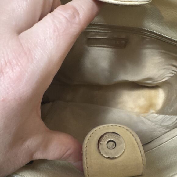 Chanel Caviar Leather Petite Shopping Tote (PST) Ivory Authenticated - Picture 14 of 14